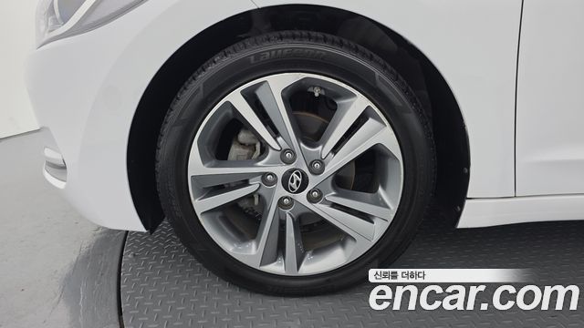 Hyundai AVANTE 2018 — photo 5
