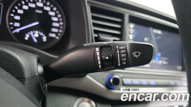 Hyundai AVANTE 2018 — photo 13
