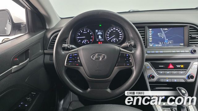 Hyundai AVANTE 2018 — photo 14