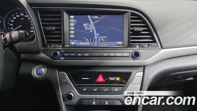 Hyundai AVANTE 2018 — photo 15