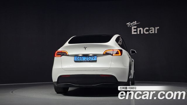 Tesla Model Y 2021 — photo 4