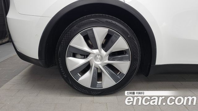 Tesla Model Y 2021 — photo 5