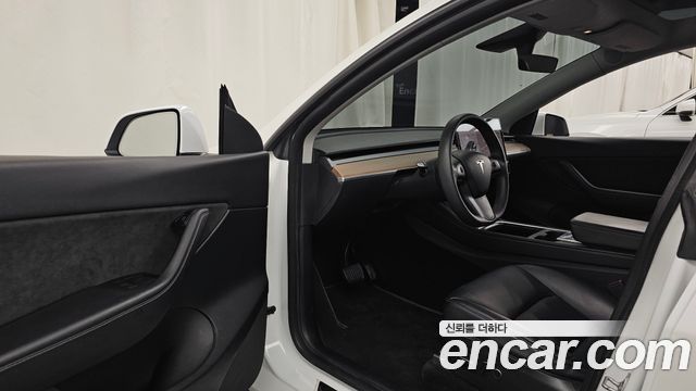 Tesla Model Y 2021 — photo 13
