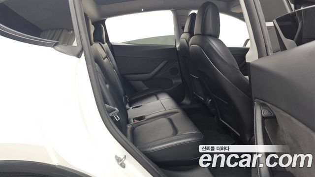 Tesla Model Y 2021 — photo 17