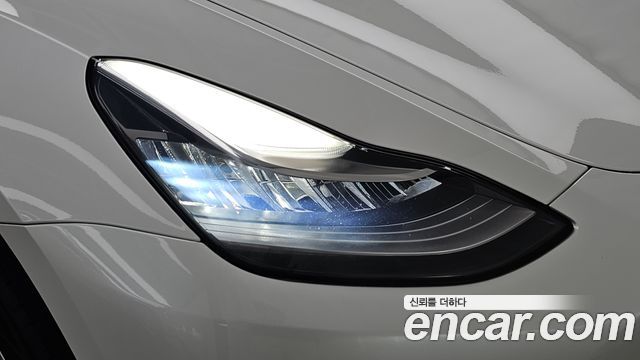 Tesla Model Y 2021 — photo 8
