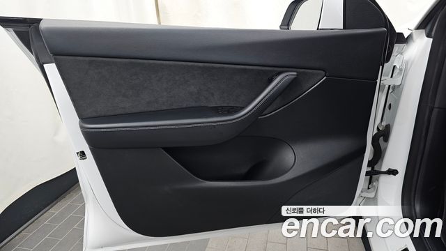 Tesla Model Y 2021 — photo 14