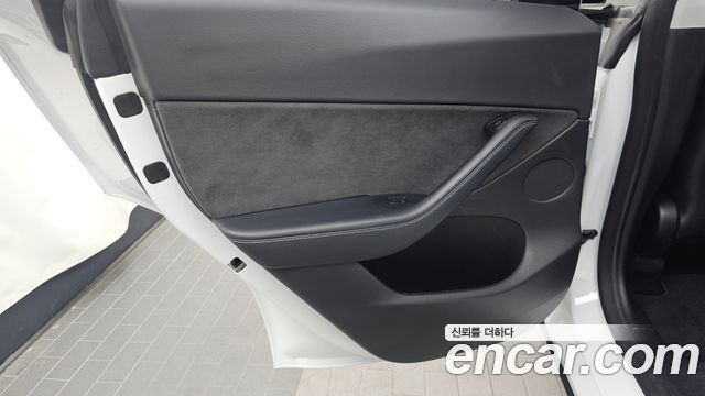 Tesla Model Y 2021 — photo 15
