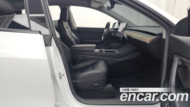 Tesla Model Y 2021 — photo 16