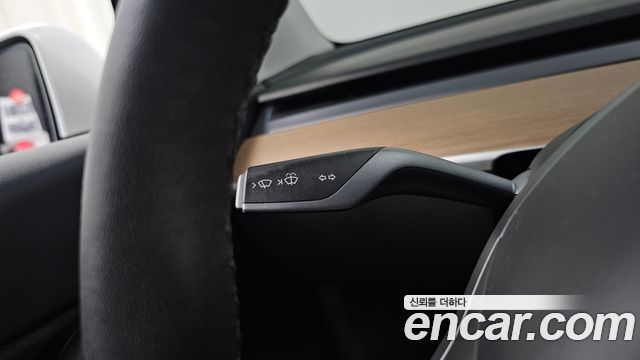 Tesla Model Y 2021 — photo 27