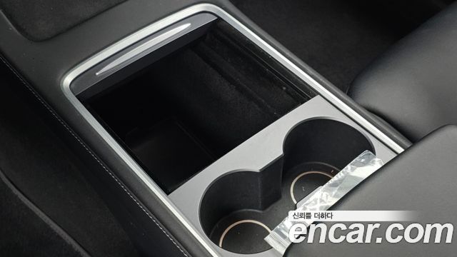 Tesla Model Y 2021 — photo 31