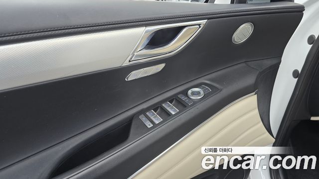 Genesis GV80 2023 — photo 24