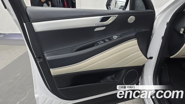 Genesis GV80 2023 — photo 14
