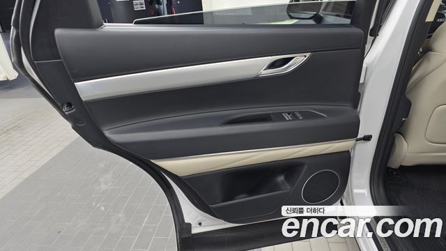 Genesis GV80 2023 — photo 15