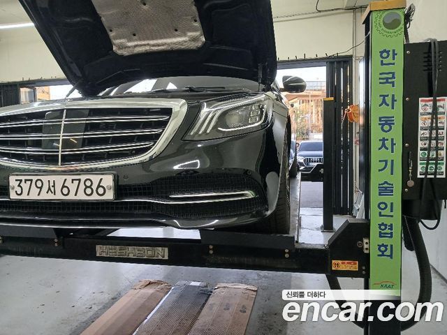 Mercedes-Benz S-Class 2019 — photo 1