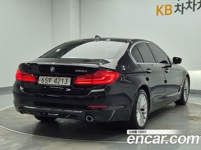 BMW 5-Series 2018 — photo 3