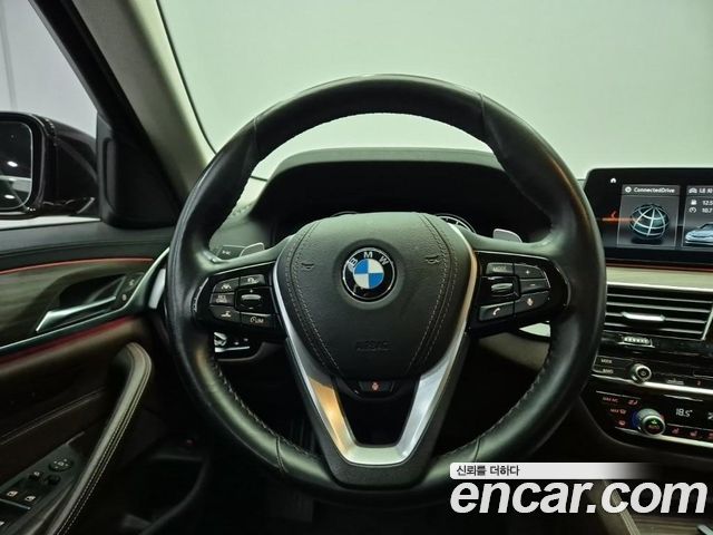 BMW 5-Series 2018 — photo 9