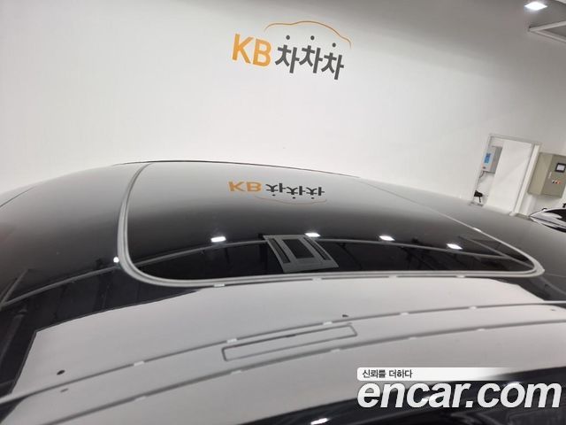 BMW 5-Series 2018 — photo 13