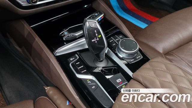 BMW 5-Series 2020 — photo 12