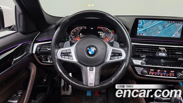 BMW 5-Series 2020 — photo 19
