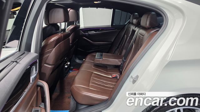 BMW 5-Series 2020 — photo 16