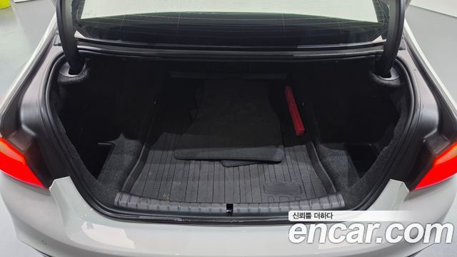 BMW 5-Series 2020 — photo 29