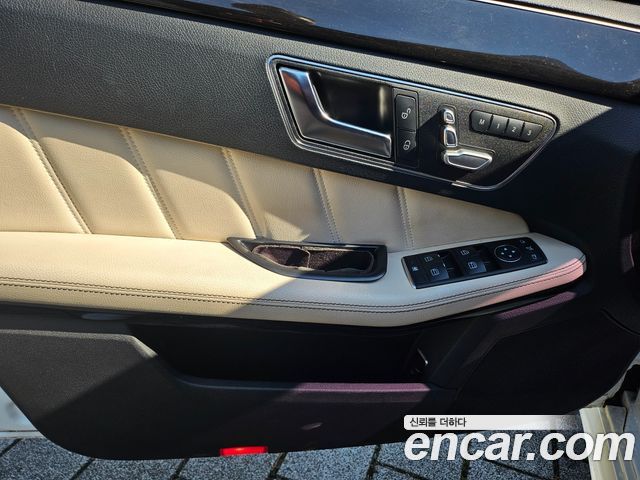 Mercedes-Benz E-Class 2014 — photo 13