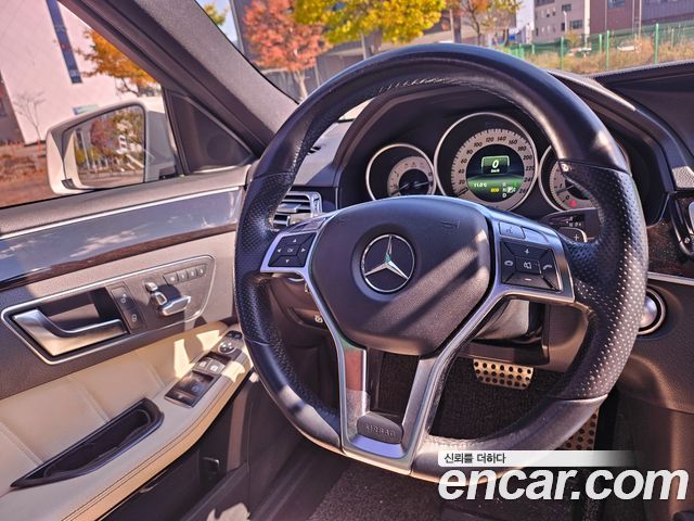 Mercedes-Benz E-Class 2014 — photo 19