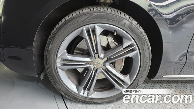 Audi A8 2014 — photo 5