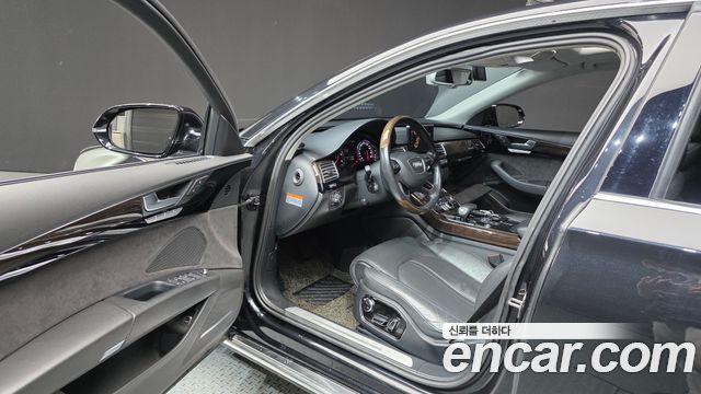 Audi A8 2014 — photo 10