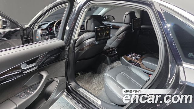 Audi A8 2014 — photo 11