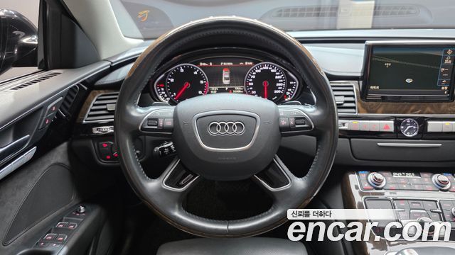 Audi A8 2014 — photo 12