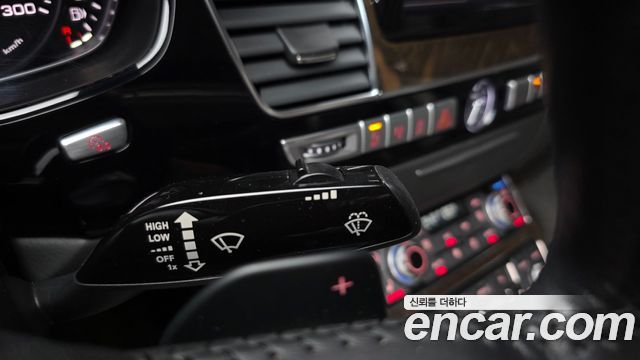 Audi A8 2014 — photo 13