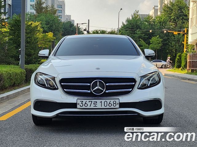 Mercedes-Benz E-Class 2020 — photo 1