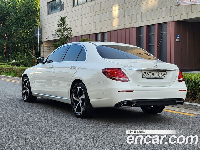 Mercedes-Benz E-Class 2020 — photo 5