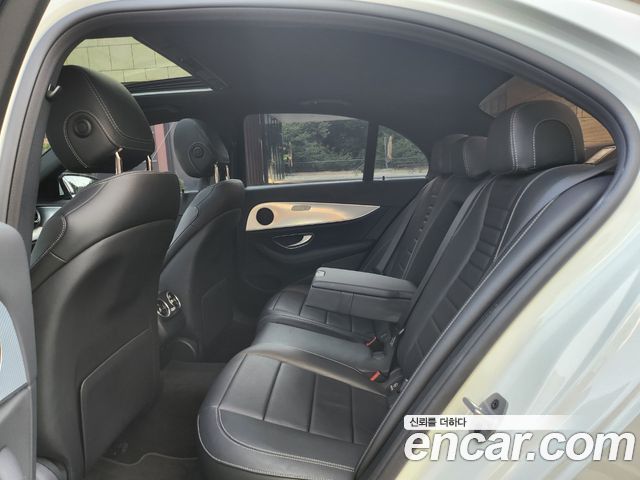 Mercedes-Benz E-Class 2020 — photo 8