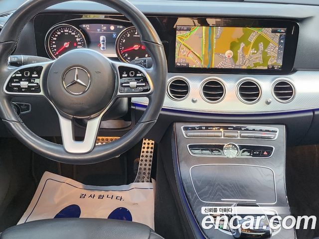 Mercedes-Benz E-Class 2020 — photo 10