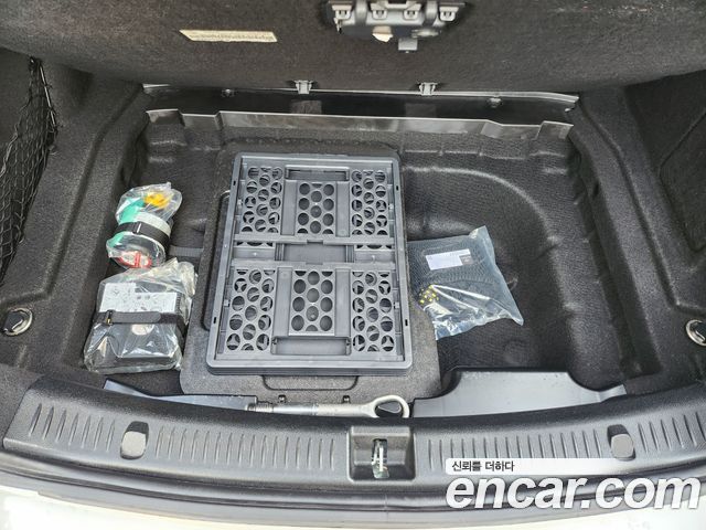 Mercedes-Benz E-Class 2020 — photo 18