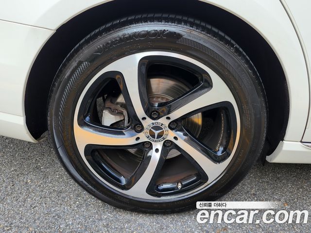 Mercedes-Benz E-Class 2020 — photo 19