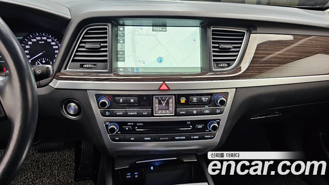 Genesis G80 2018 — photo 14
