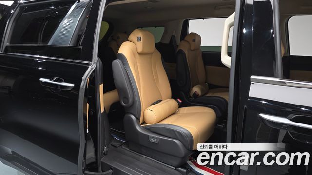 Kia Canival 2021 — photo 17