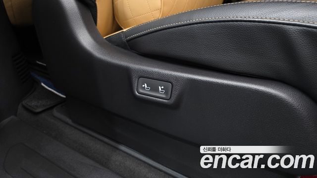 Kia Canival 2021 — photo 24