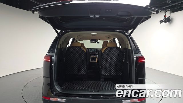 Kia Canival 2021 — photo 26