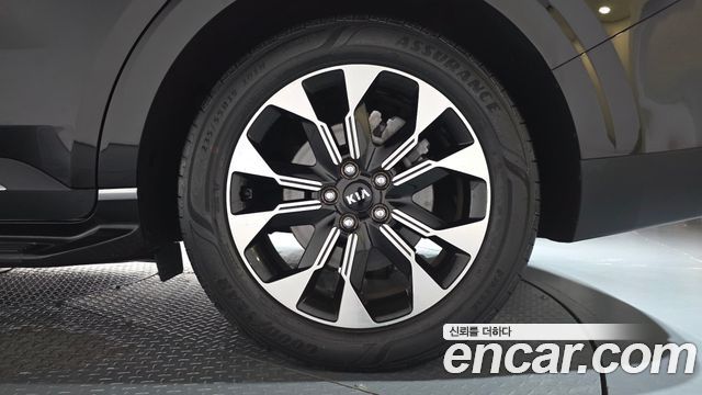 Kia Canival 2021 — photo 7