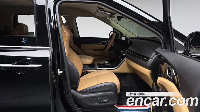 Kia Canival 2021 — photo 16