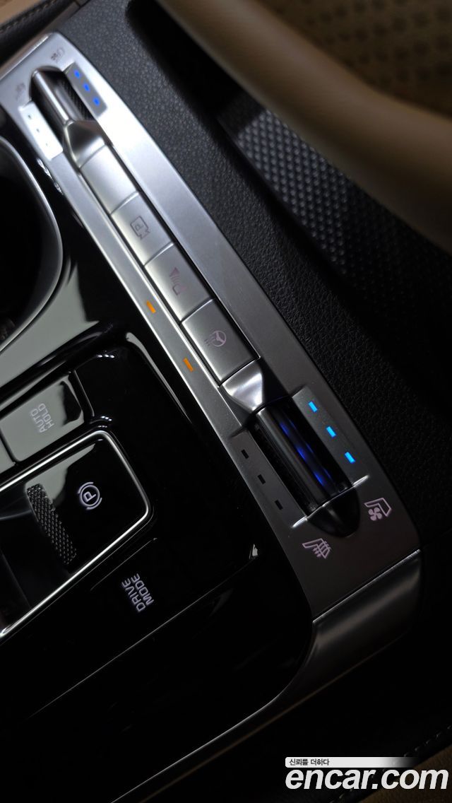 Kia Canival 2021 — photo 29