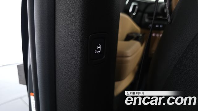 Kia Canival 2021 — photo 32