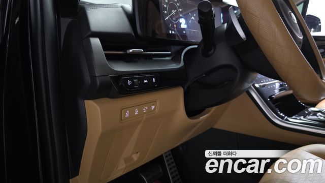 Kia Canival 2021 — photo 36