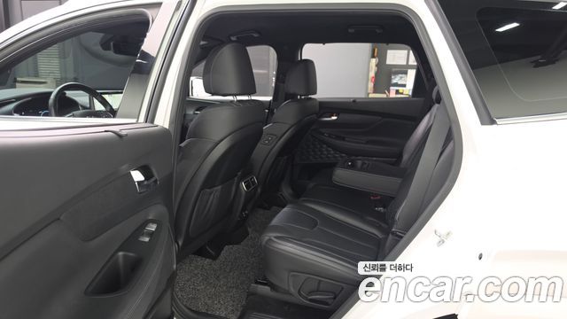 Hyundai Santafe 2022 — photo 17