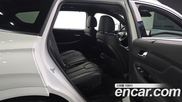 Hyundai Santafe 2022 — photo 18