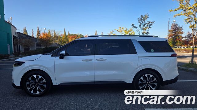 Kia Canival 2022 — photo 2